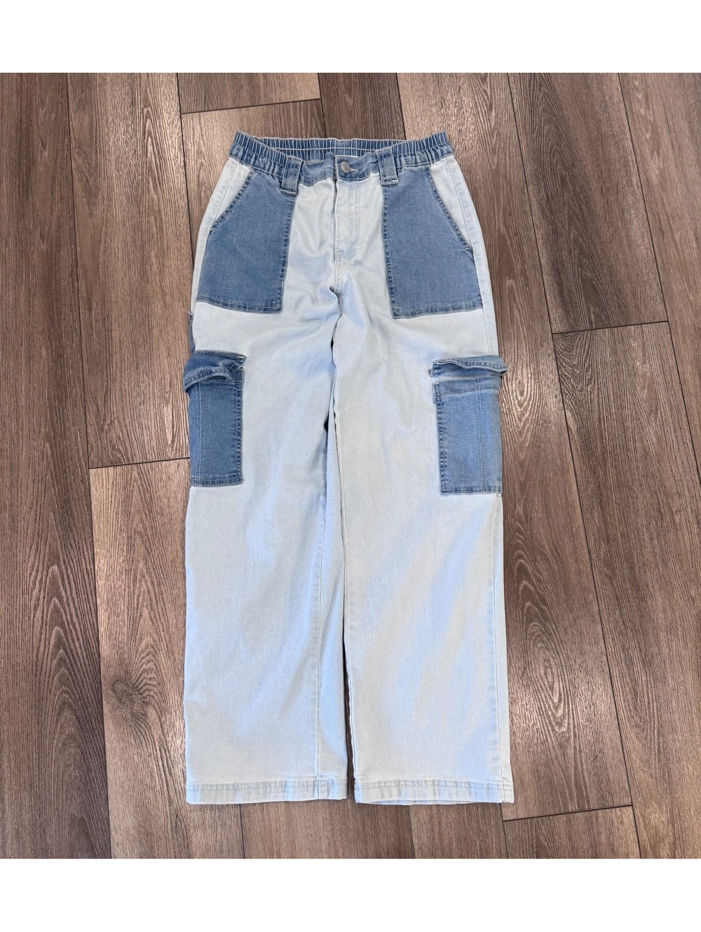 Almost Famous Women's Medium Two-Tone Blue Denim Cargo Pants